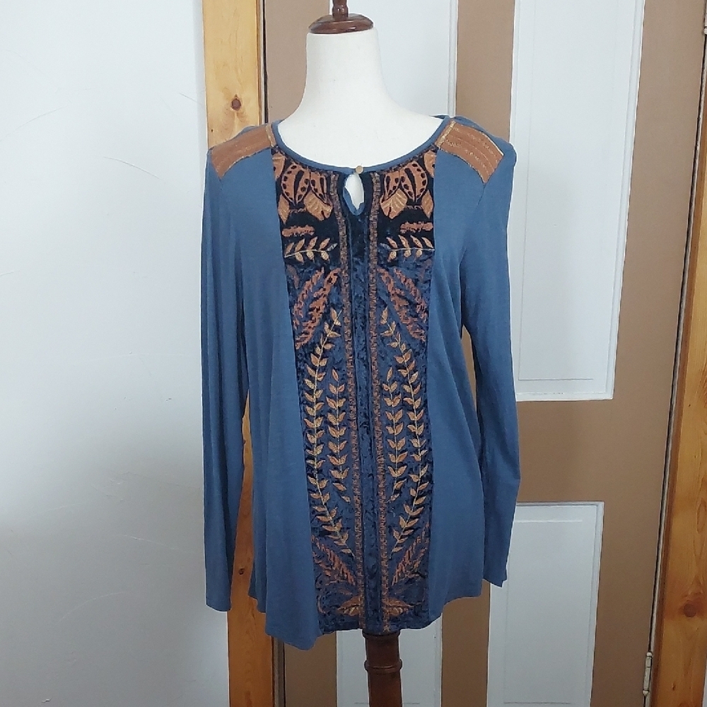 Zenergy Women's Blue Embroidered Long-Sleeve Top
